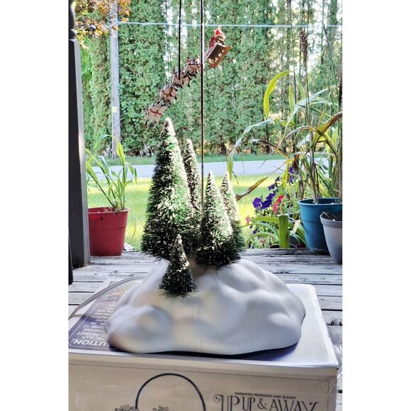 Dept 56 Snow Village Animated Reindeer And Sleigh Up, Up & Away Working Tested - Picture 4 of 8